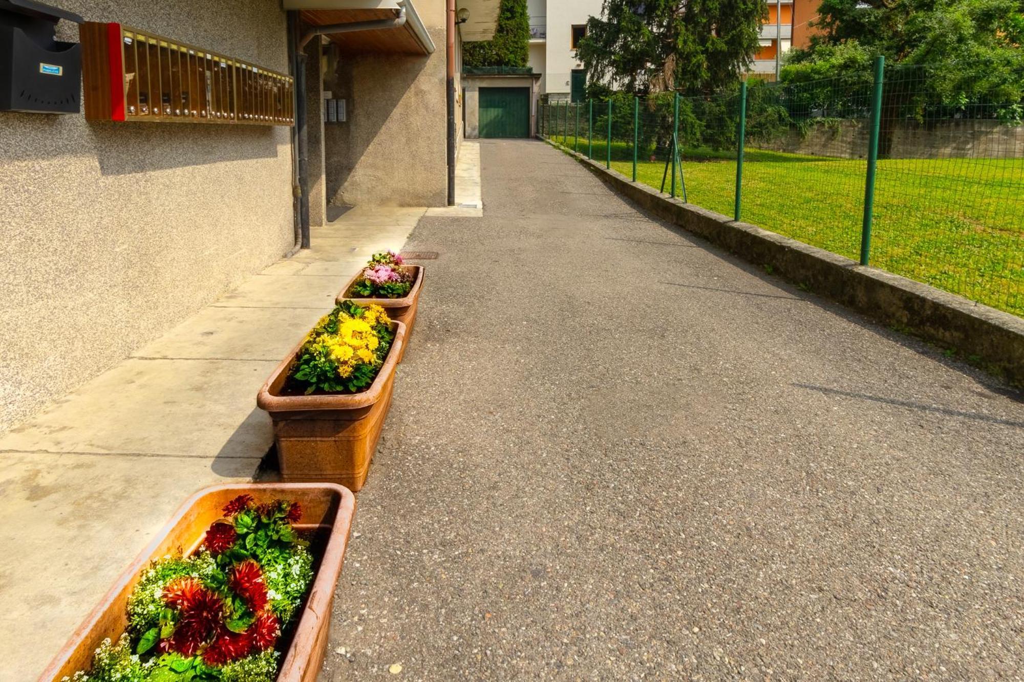 Como Bike & Family Apartment Exterior photo